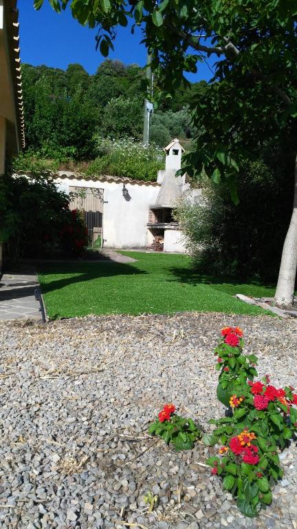 Zahrada ubytování S'orrosa casa vacanze bifamiliare in montagna panorama stupendo Sardegna