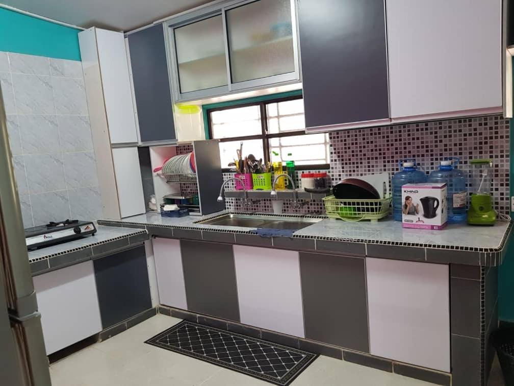 Kuchyň nebo kuchyňský kout v ubytování Seri Pengkalan Homestay