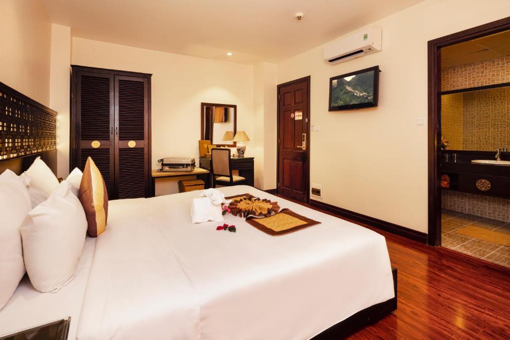 Thanh Lich Royal Boutique - 5