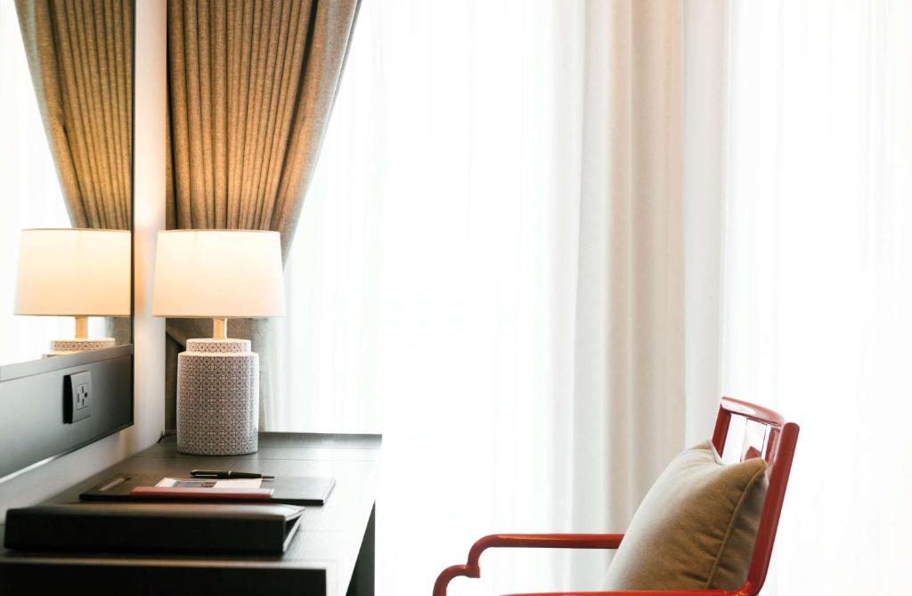 Ramada Plaza by Wyndham Chao Fah Phuket - Resim 23