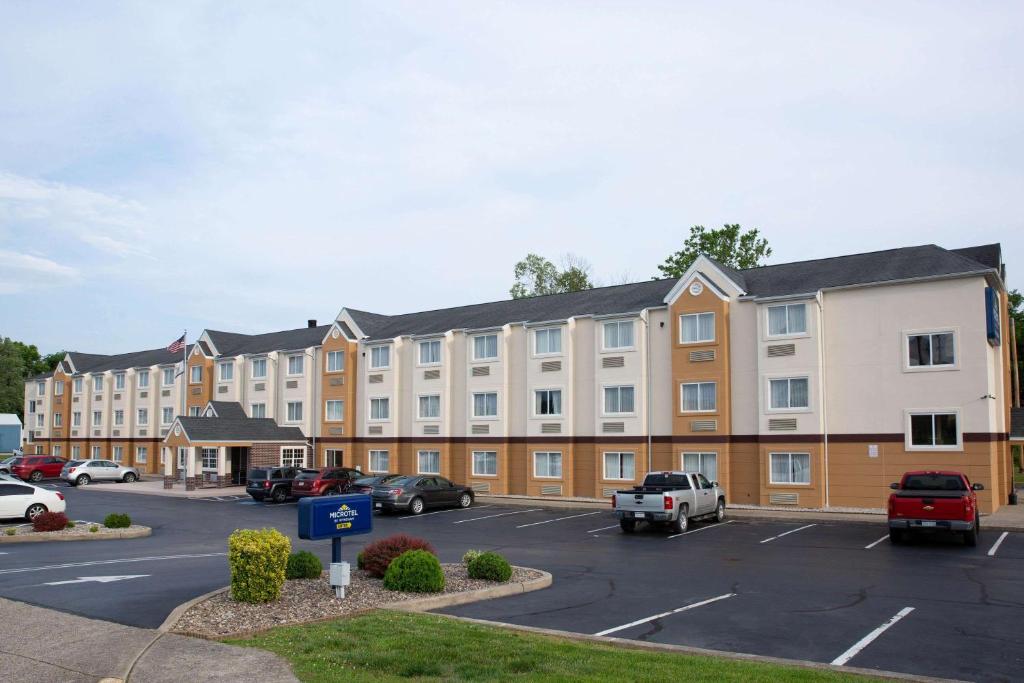 Microtel Inn & Suites by Wyndham Charleston photo