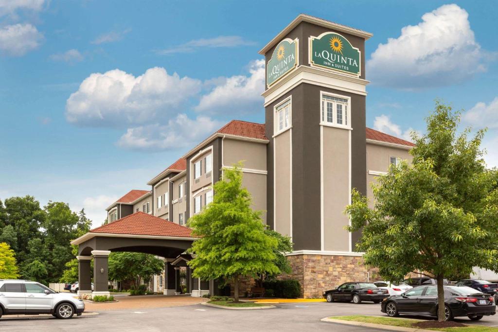a building with a clock tower on top of it at La Quinta by Wyndham Smyrna TN - Nashville in Smyrna