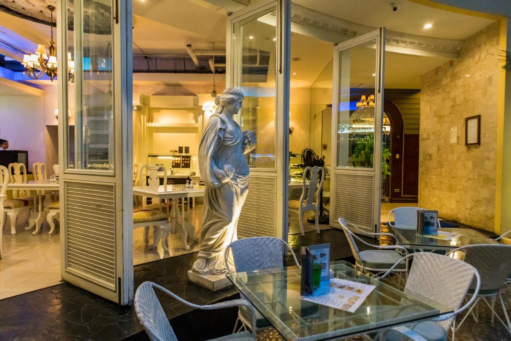 Four Seasons Place Pattaya - Resim 14