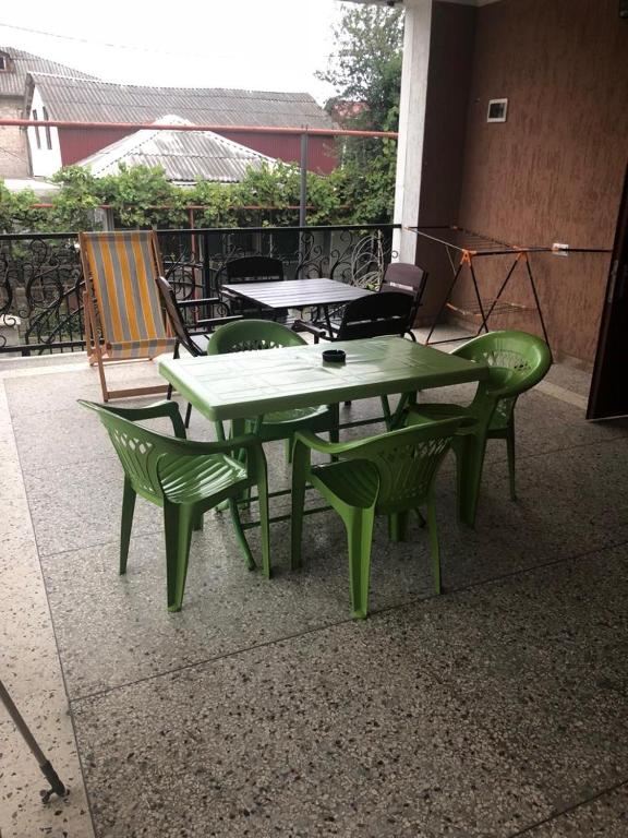 Patio nebo venkovní prostory v ubytování Kobuleti Guest House chexov 24
