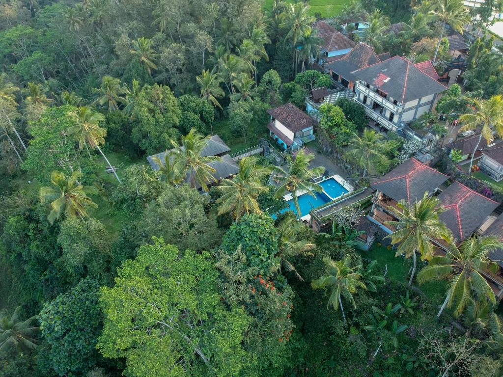 Bazén v ubytování Puri Saron Hotel Madangan - Gianyar nebo v jeho okolí