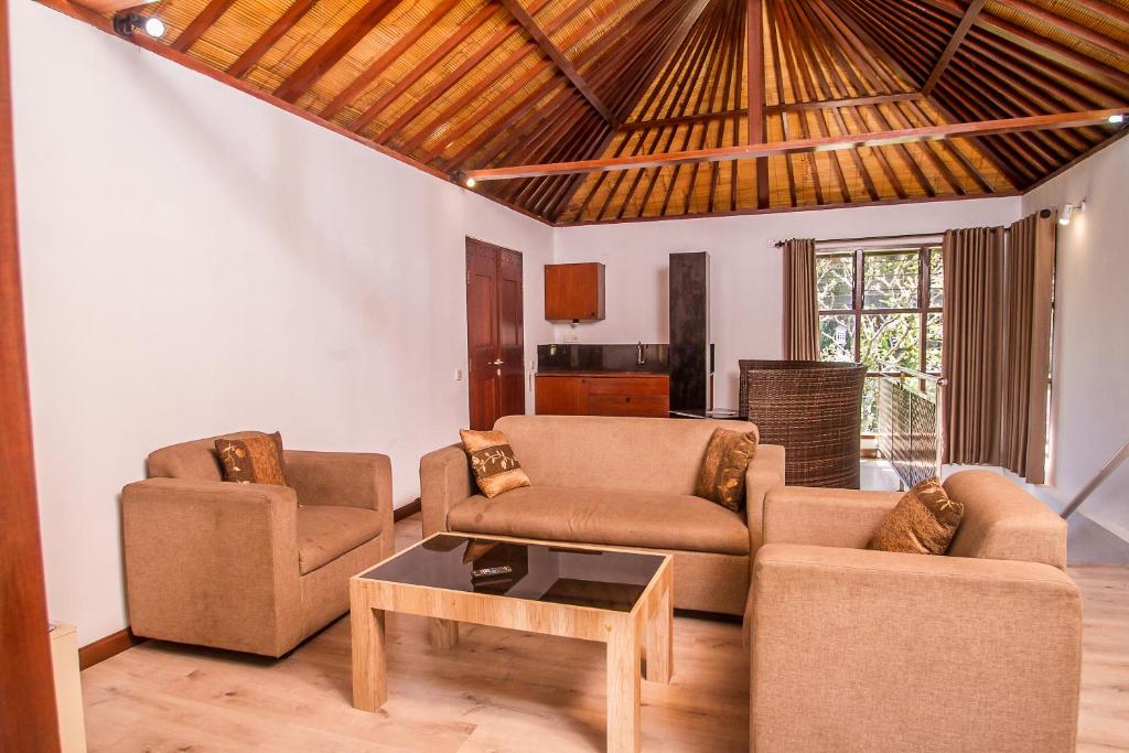 Posezení v ubytování Puri Saron Hotel Madangan - Gianyar