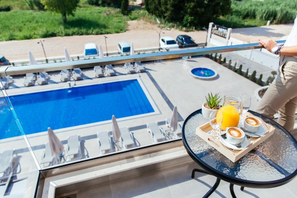 Nápoje v ubytování Hotel Ambiente Ulcinj