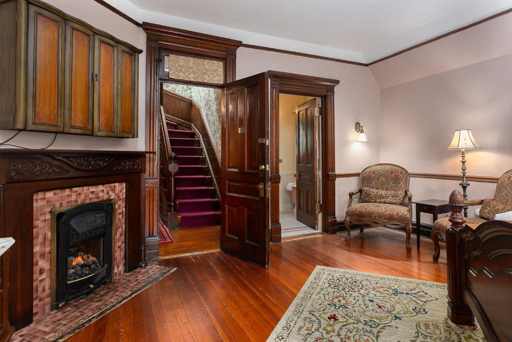 Cedar Crest Inn - Queen Anne Slaapkamer
