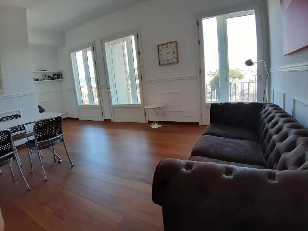 Hs4U Duomo View Art & Design Apartment Close To Central Train Station, Florența, Italia