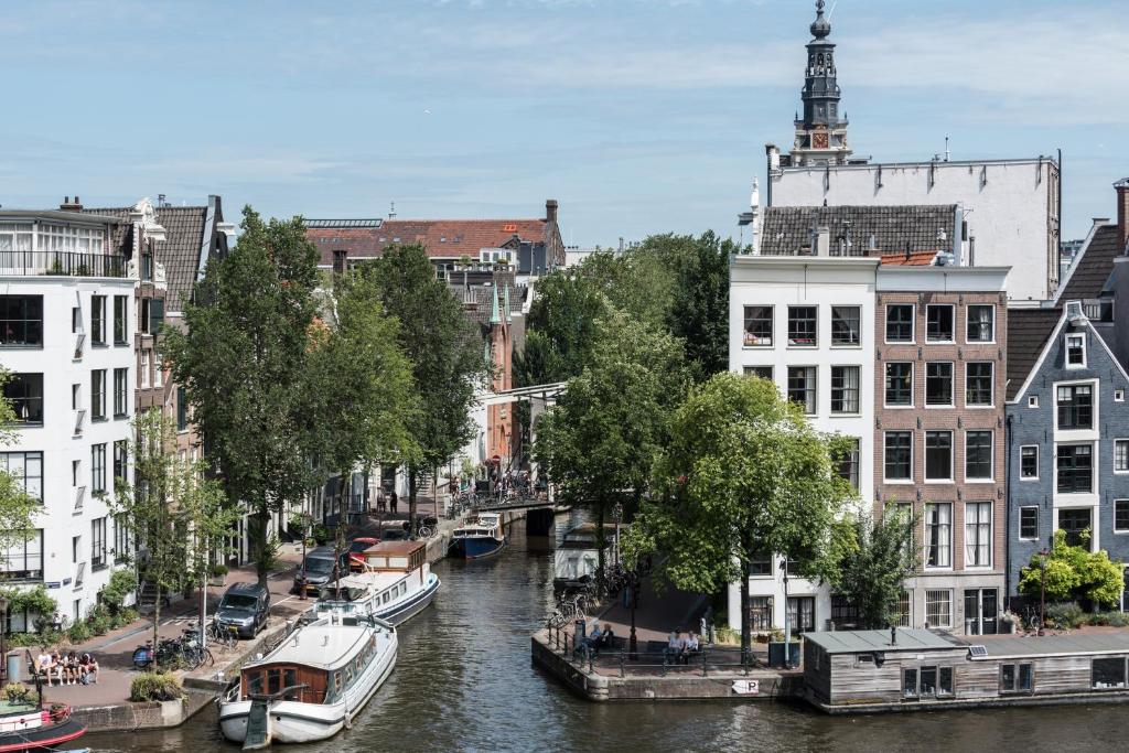 Nespecifikovaný výhled na destinaci Amsterdam nebo výhled na město při pohledu z hotelu