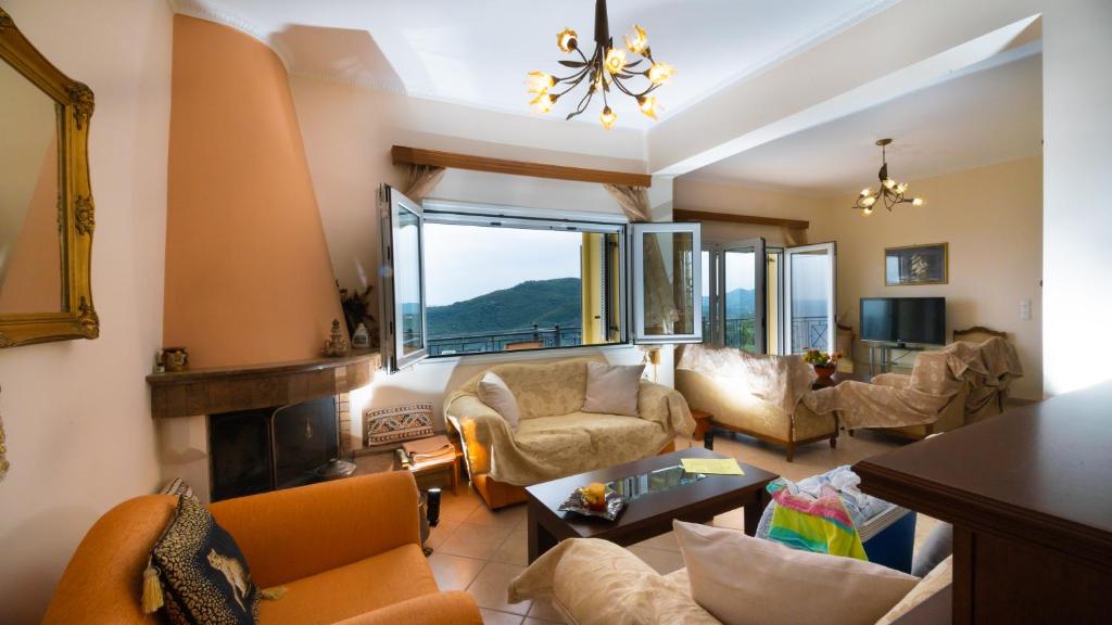 Posezení v ubytování Ionian View Apartments - Parga Panoramic Seaview Gems