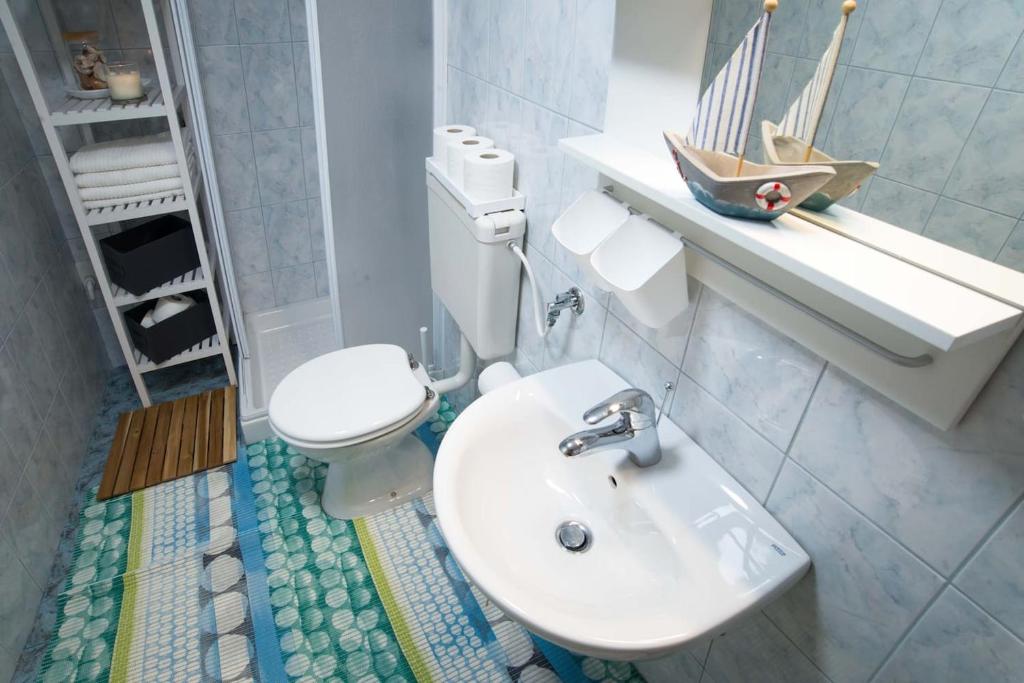 Koupelna v ubytování Apartma Liza