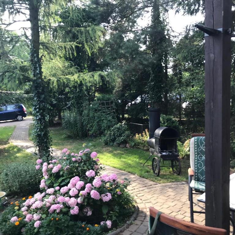Vonkajšia záhrada v ubytovaní Apartament u Gabi