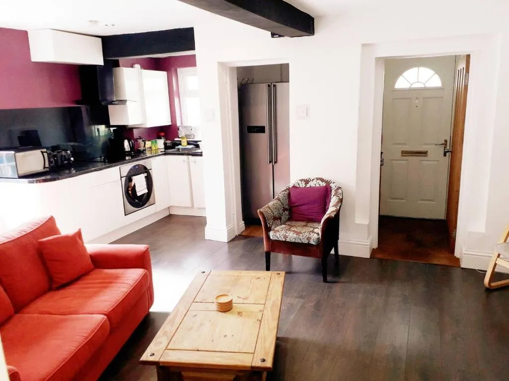 2 bdrm House off Whiteladies Free Parking Sleeps 6, Bristol, United Kingdom