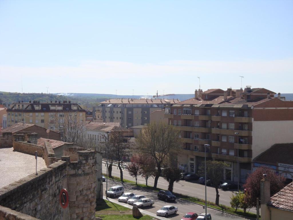 Nespecifikovaný výhled na destinaci Zamora nebo výhled na město při pohledu z apartmánu