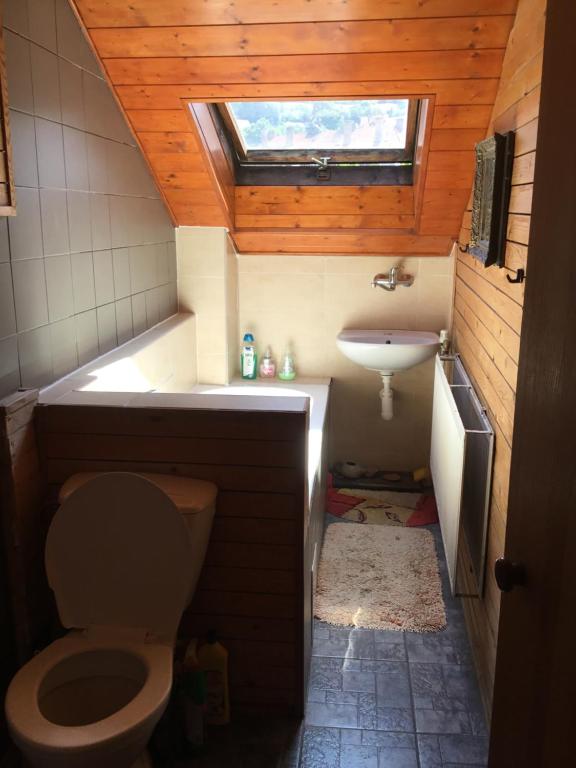 Kopalnica v nastanitvi Hostelskippy