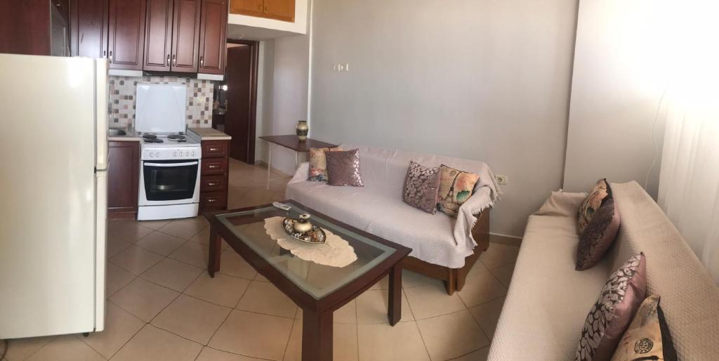 Sea View Apartment Saranda - Image 12