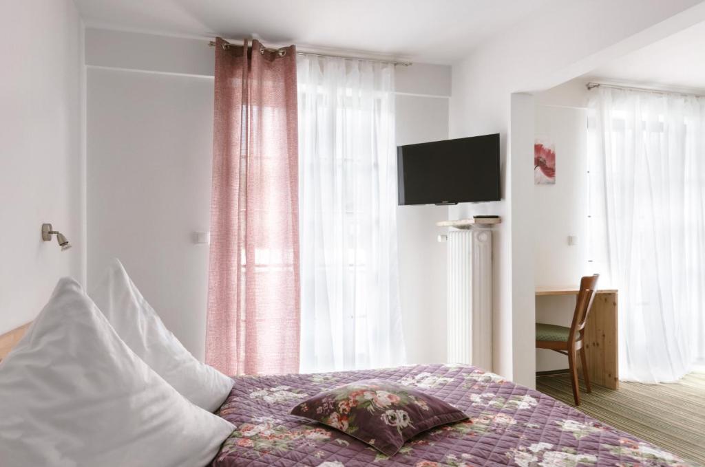 Gasthof Höhenrain - Double Room With Balcony