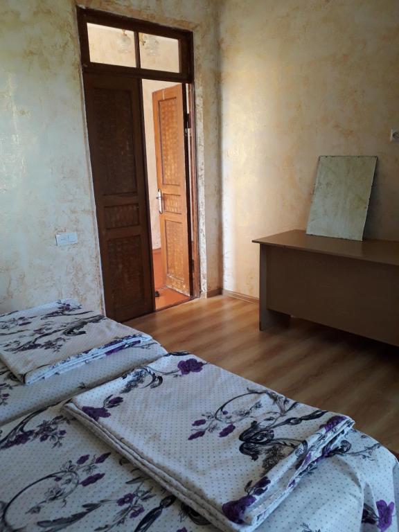 Guesthouse Achi - Habitación Gemela Con Balcón