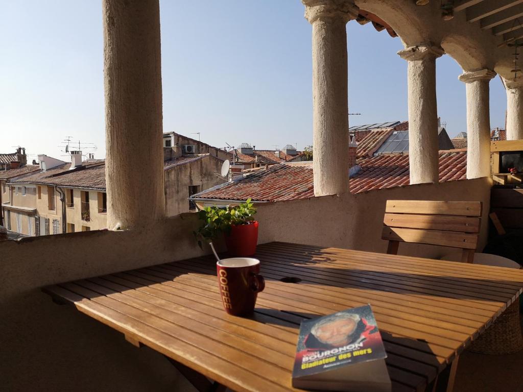 Μπαλκόνι ή βεράντα στο Toits Vieil Aix - Appartement de charme avec terrasse d'exception centre ville historique proche Cardeurs Et Mairie