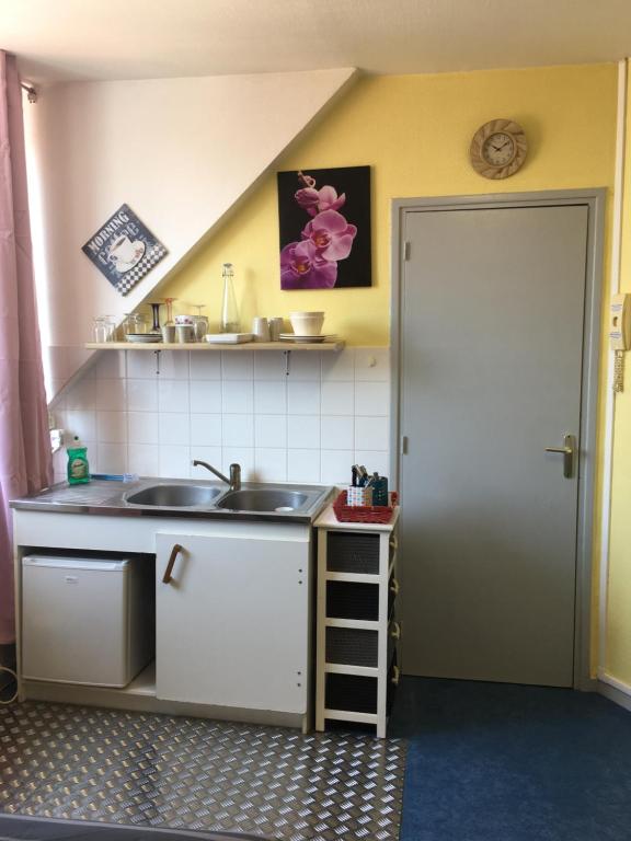 Aux Pieds de La Cathedrale - Studio Apartment