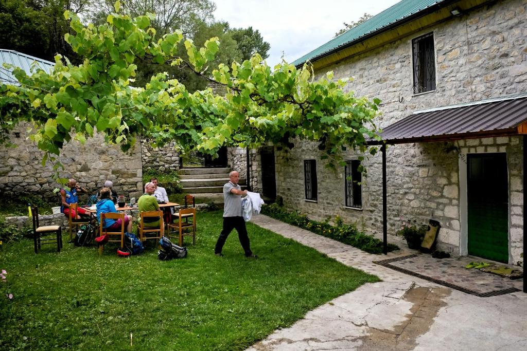 Guesthouse Shtini - Image 5