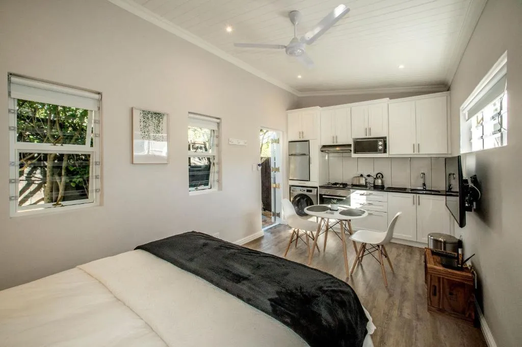Serene Studio. Stylish. Brand New. Beach 2km., Cape Town, South Africa