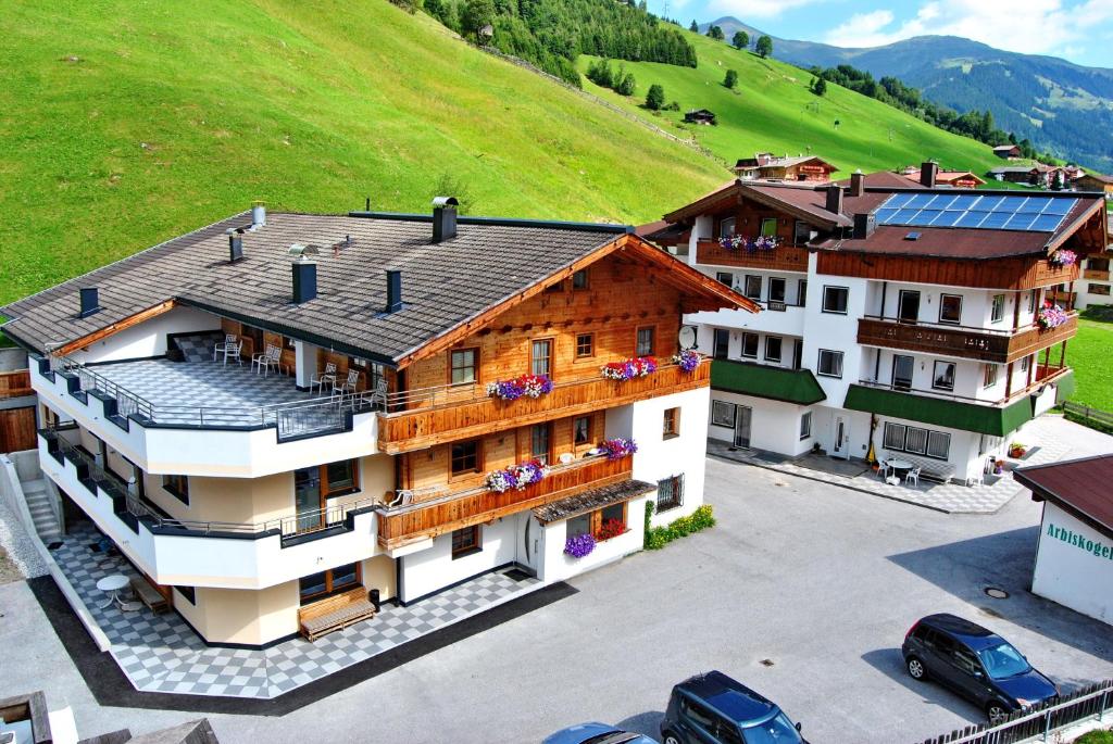 Výhľad na hory alebo výhľad na hory priamo z of the bed and breakfast