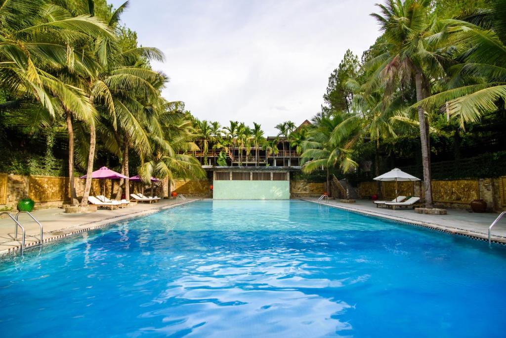Sankofa Village Hill Resort & Spa, Huế hồ bơi