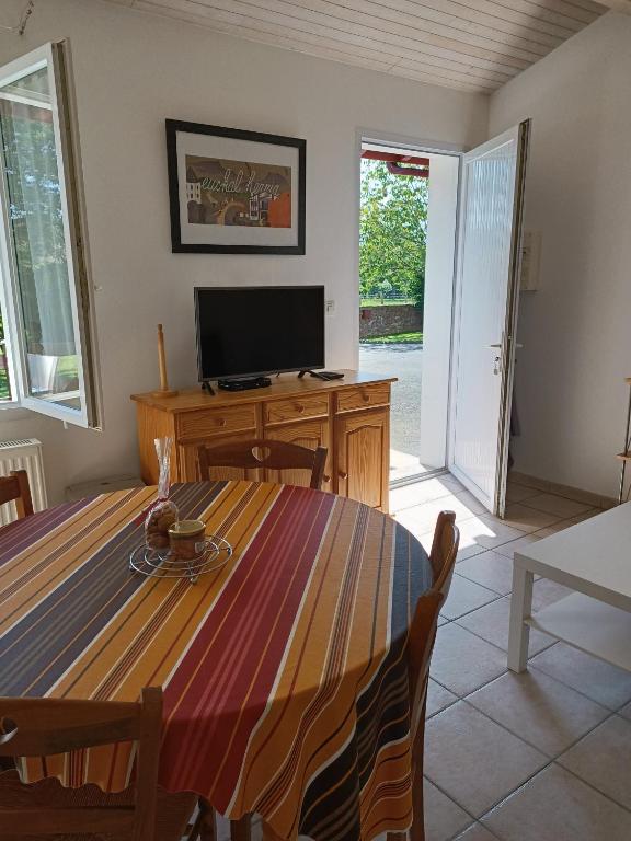 TV a/nebo společenská místnost v ubytování Appartement Gerezitenia