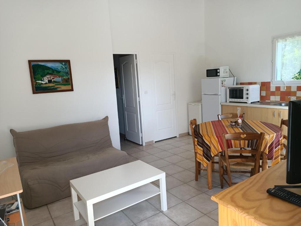 Kuchyň nebo kuchyňský kout v ubytování Appartement Gerezitenia
