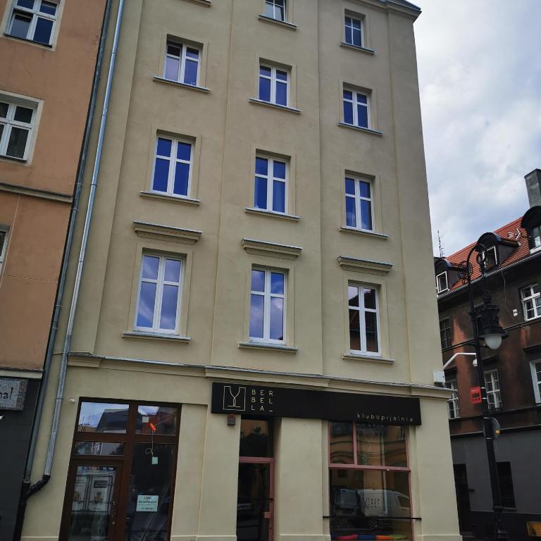 Budova, v ktorej sa apartmán nachádza