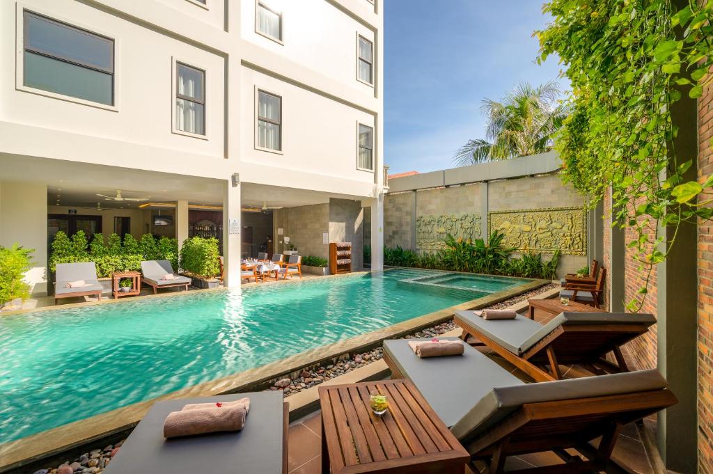 Bazén v ubytování Mony Reach Angkor Hotel nebo v jeho okolí