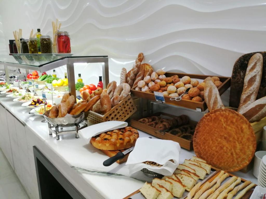 تصویر اتاق‌های City Avenue Hotel - تصویر ۲