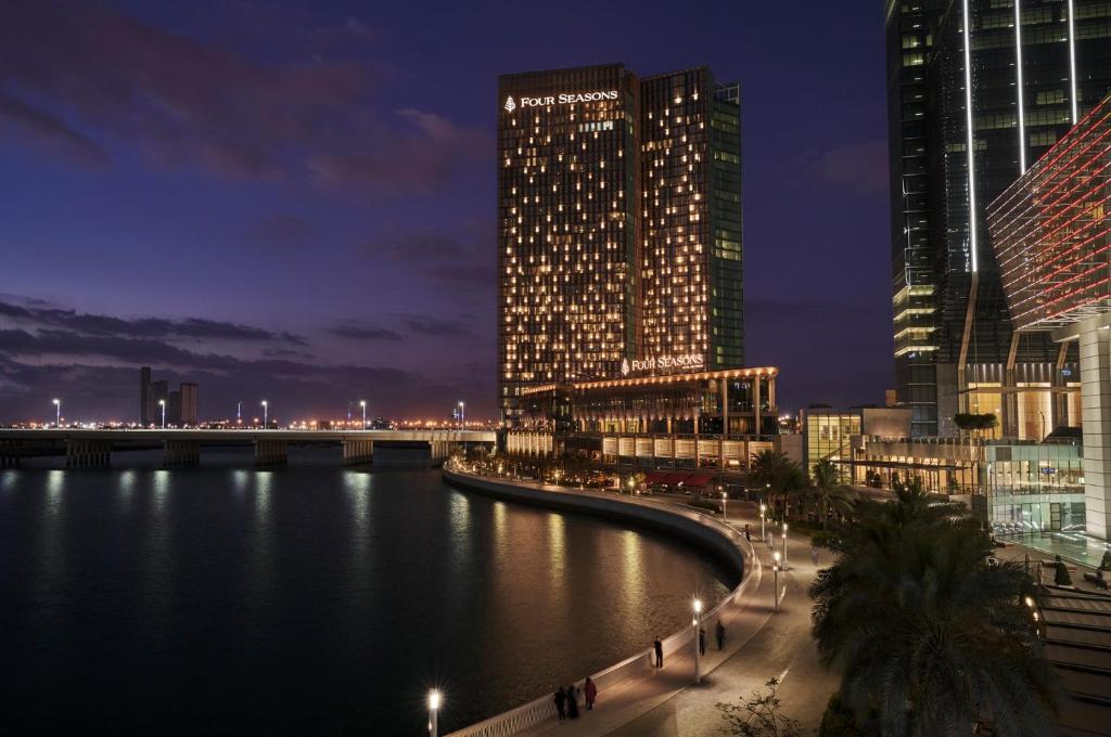 فضای داخلی Four Seasons Hotel Abu Dhabi at Al Maryah Island در ابوظبی - تصویر ۳