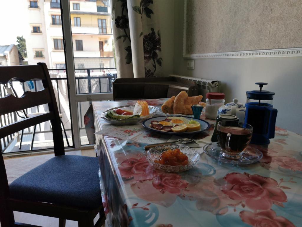Jídlo v hostelu nebo okolí