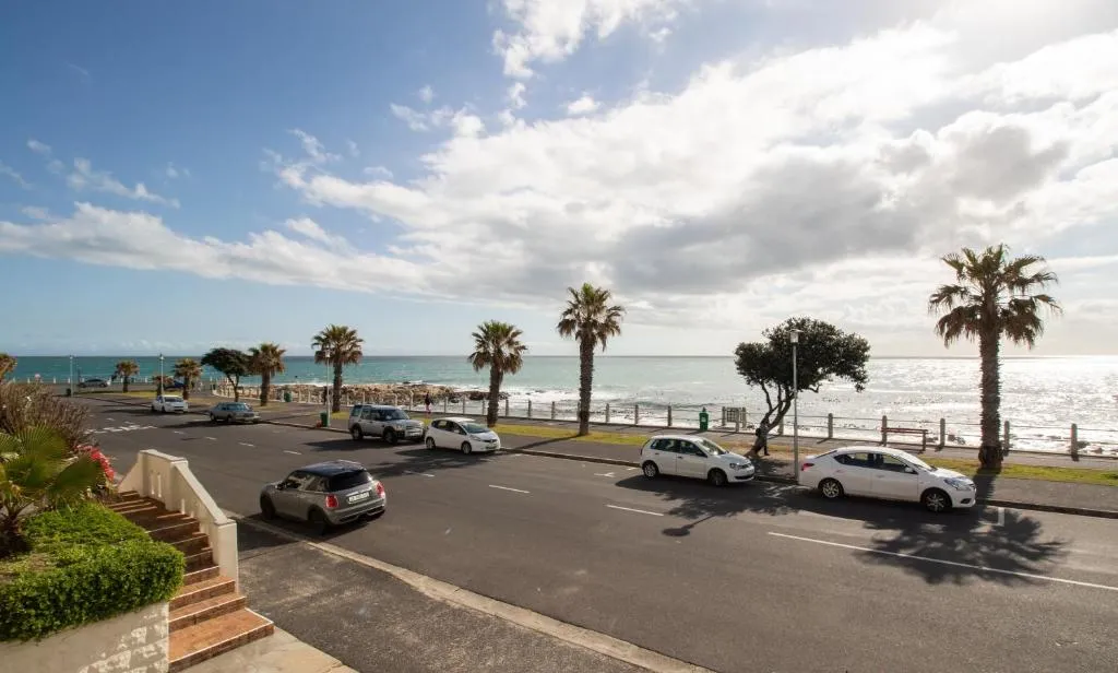 3 Bed Beachfront Apartment in Bantry Bay, Cape Town, South Africa
