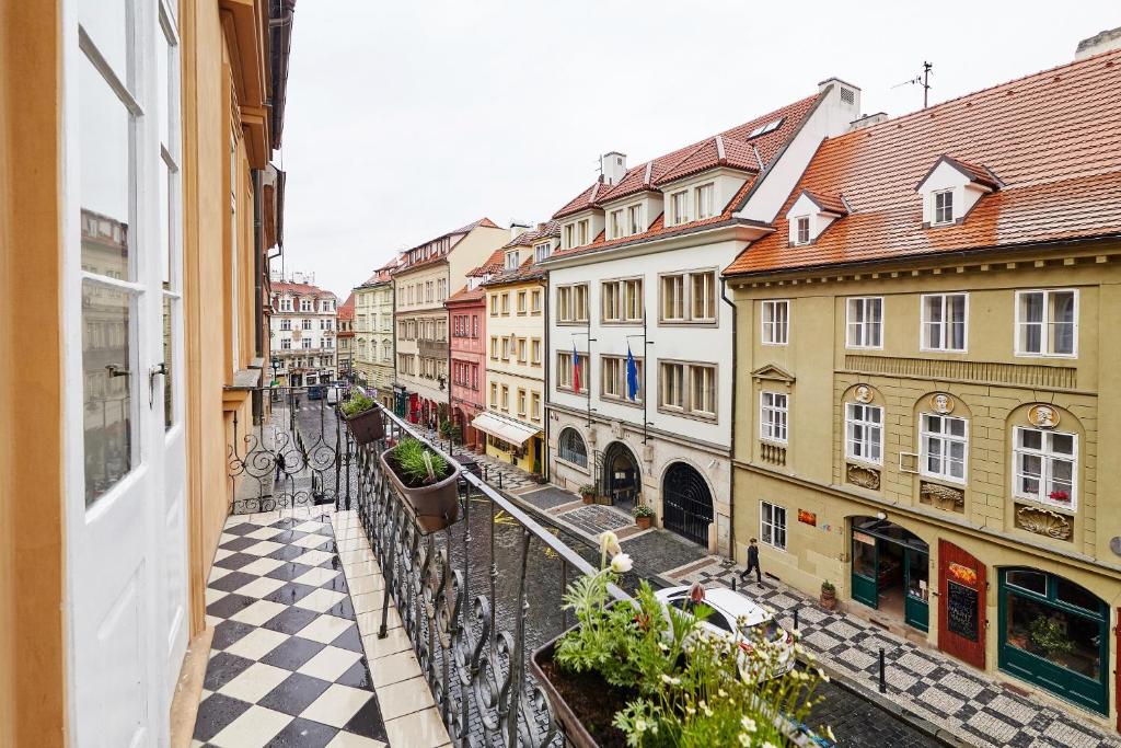 Three Golden Crowns Apartments - Resim 35