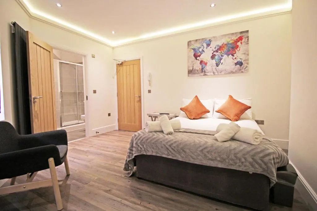 Grosvenor Studios 4 -Modern Central Studio - City Centre Location, Chester, United Kingdom