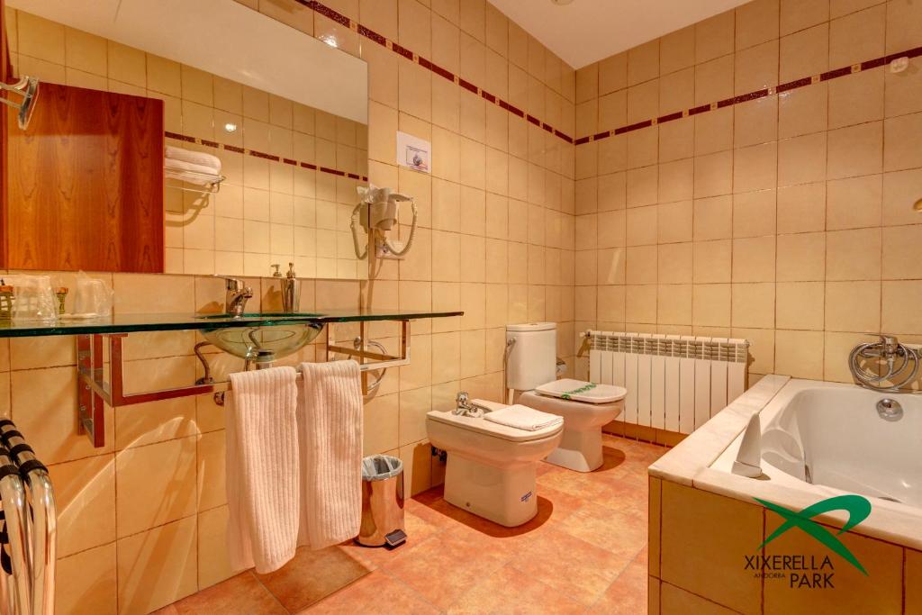 Koupelna v ubytování Apartamentos Xixerella Park Resort
