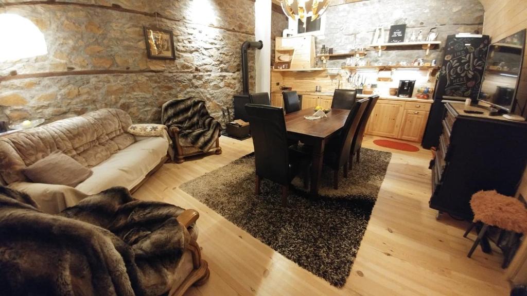 A seating area at EskiZ - Our stone home
