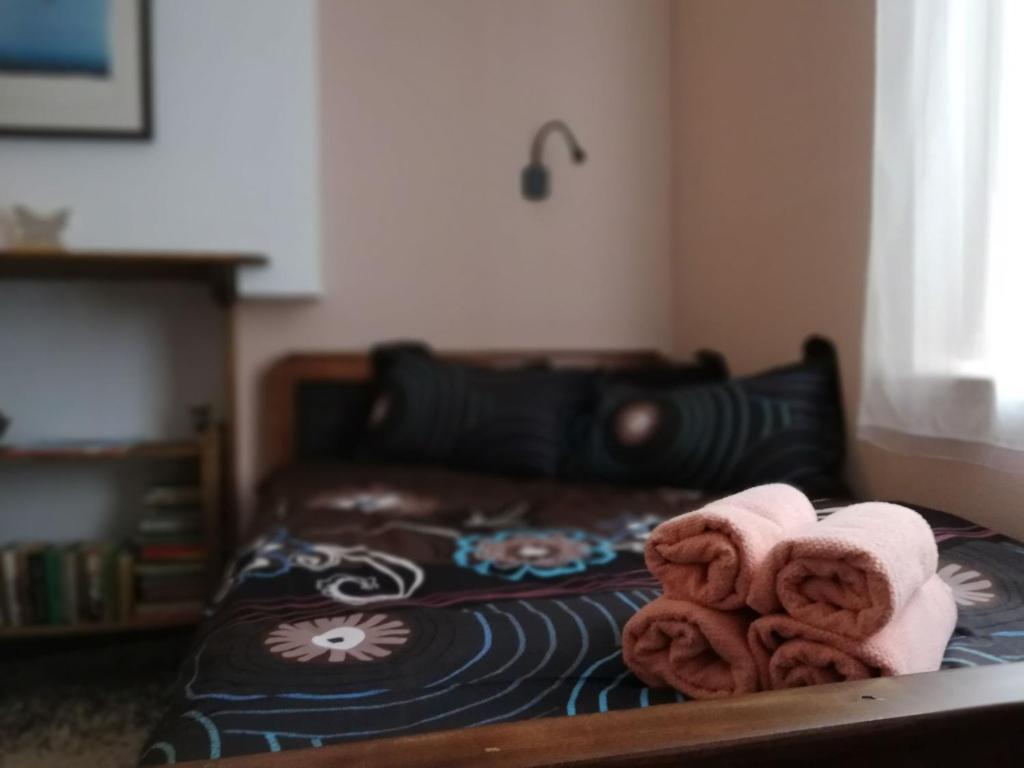 A bed or beds in a room at EskiZ - Our stone home
