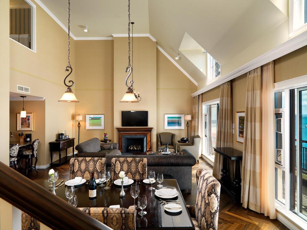 Oak Bay Beach Hotel - Resim 43