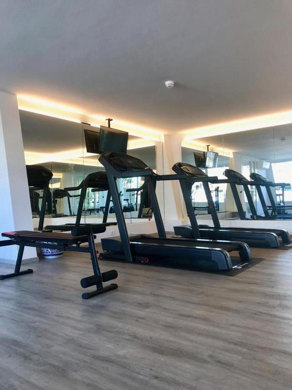 Fitness centrum a/nebo fitness zařízení v ubytování Hotel Tritone