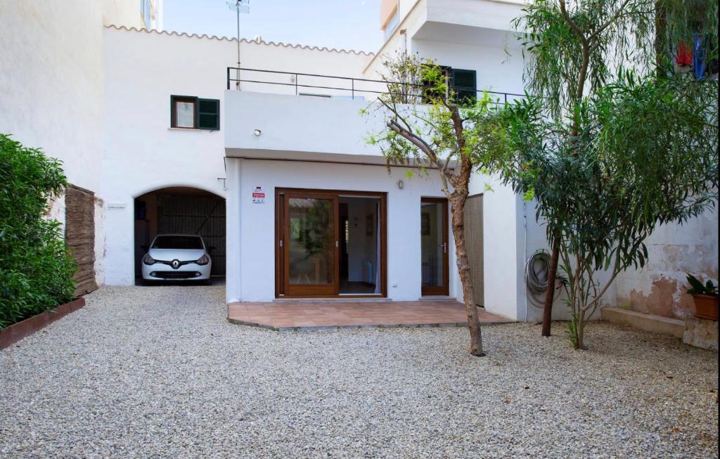 The building in which the holiday home is located