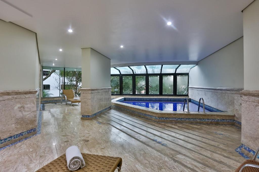A piscina localizada em Transamerica Paradise Garden ou nos arredores