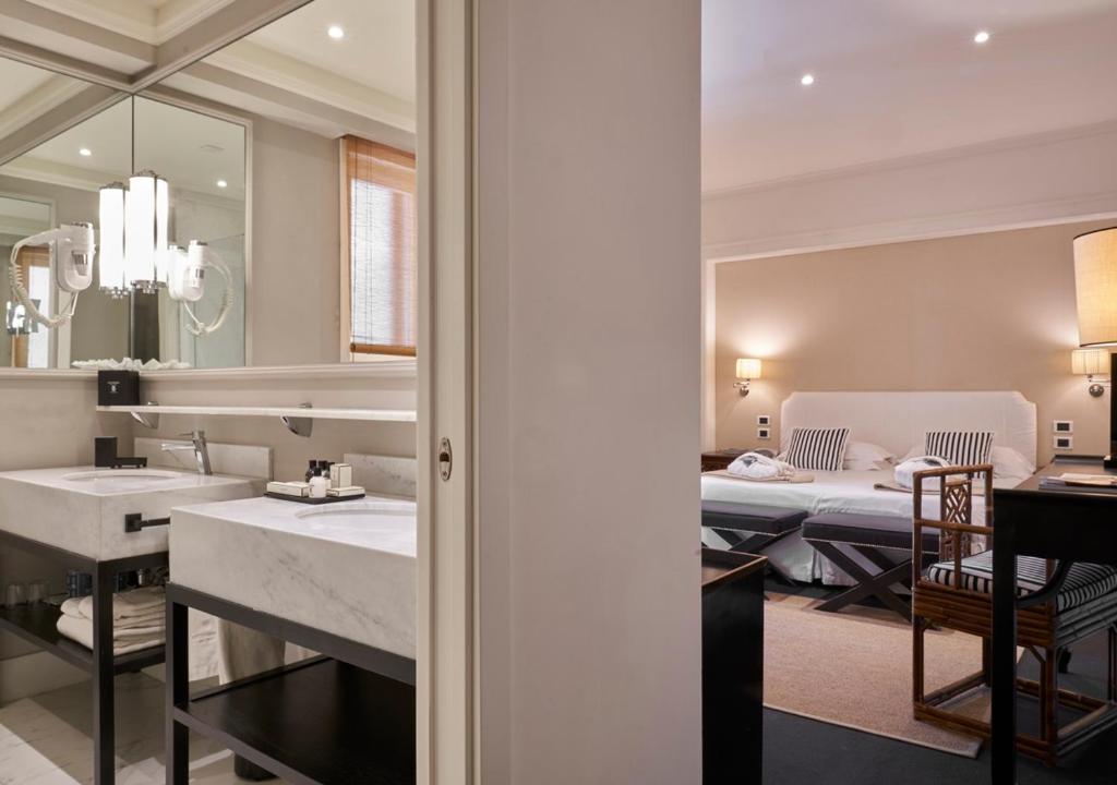 California Park Hotel - Two Connecting Rooms