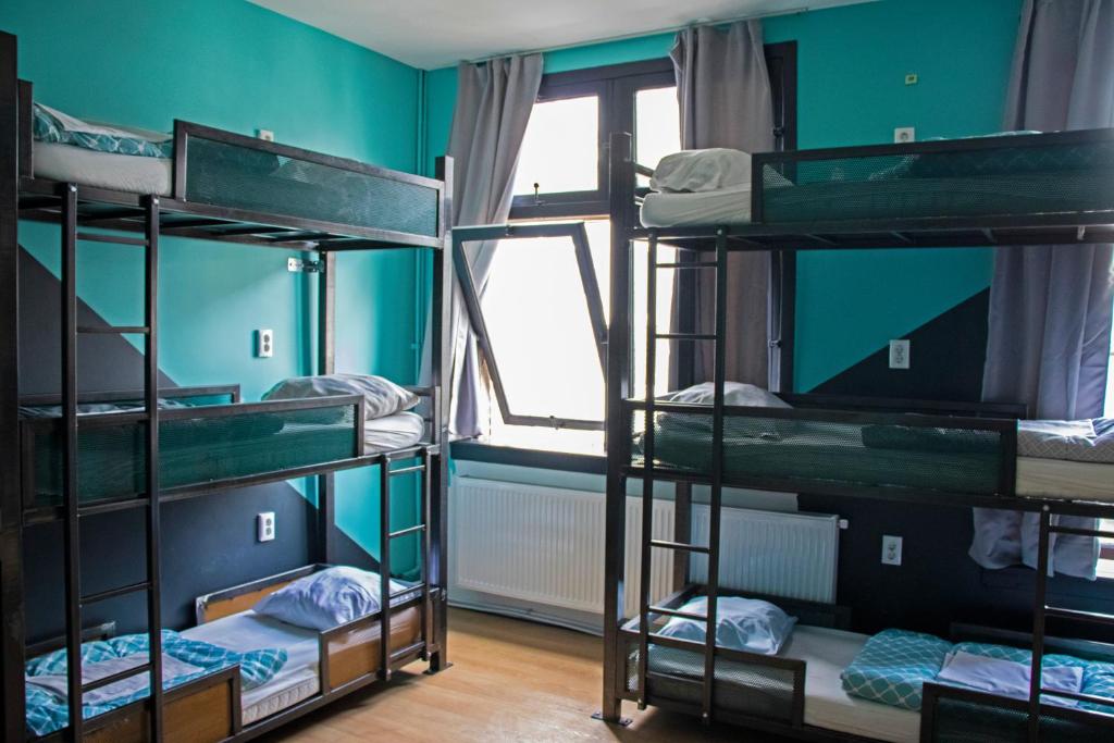 Двох'ярусне ліжко або двоярусні ліжка в номері Amsterdam Hostel Leidseplein