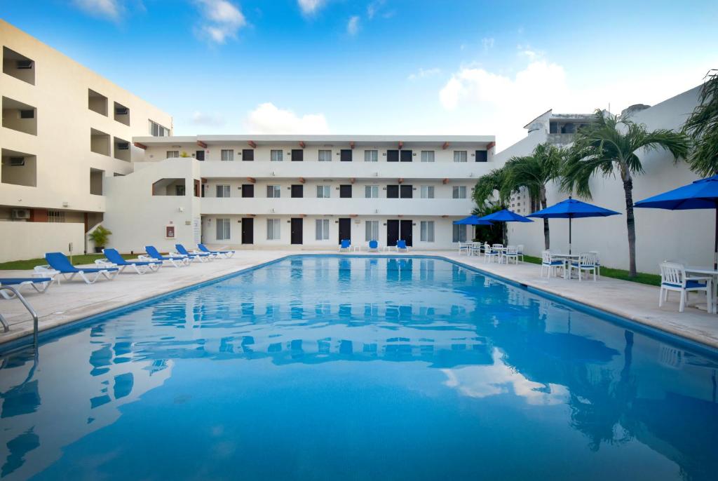 Bazén v ubytování Hotel Bonampak nebo v jeho okolí