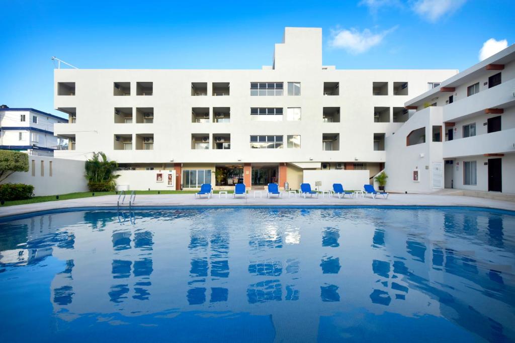 Bazén v ubytování Hotel Bonampak nebo v jeho okolí